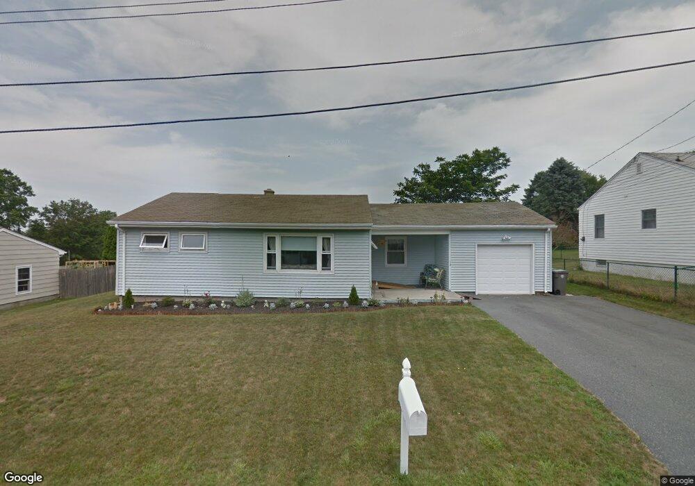 32 Perry Ave, Middletown, RI 02842 - photo 1