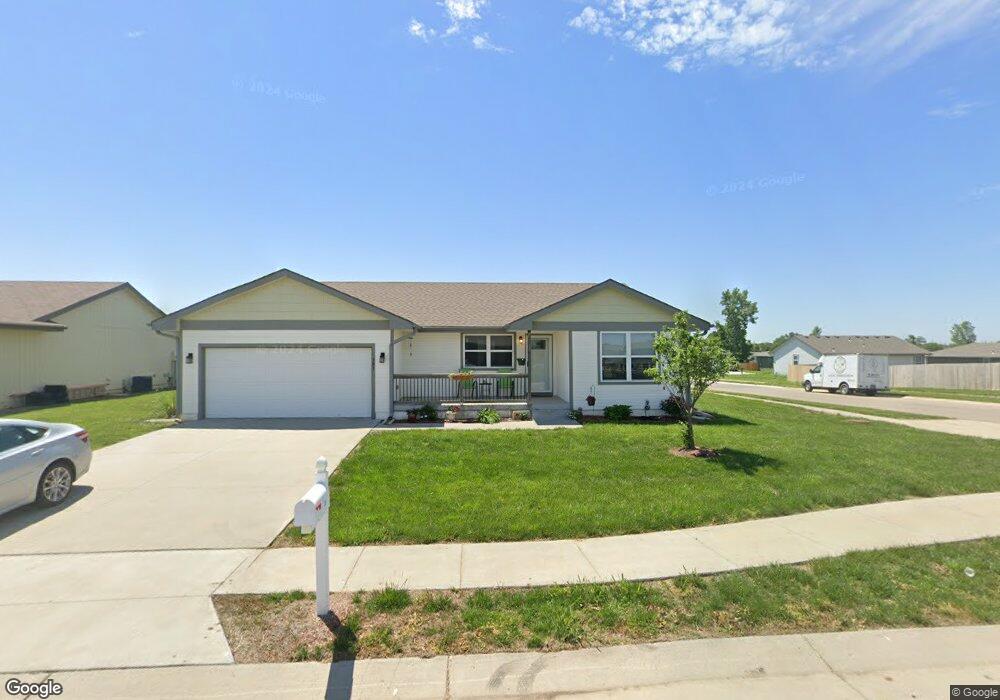 301 SE 43rd Terrace, Topeka, KS 66609 - photo 1