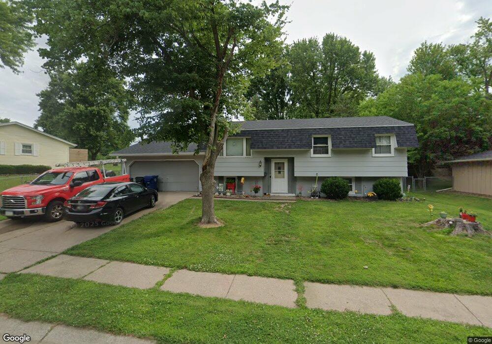 925 Northbrook Dr, Davenport, IA 52806 - photo 1