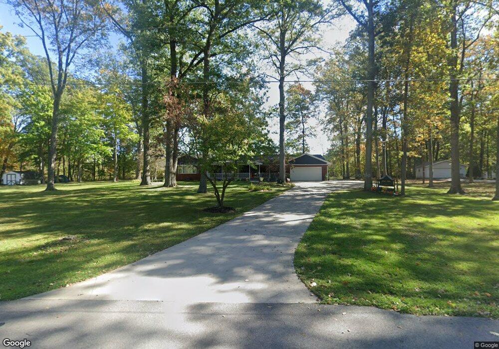 1385 Forest Dr, Lima, OH 45805 - photo 1