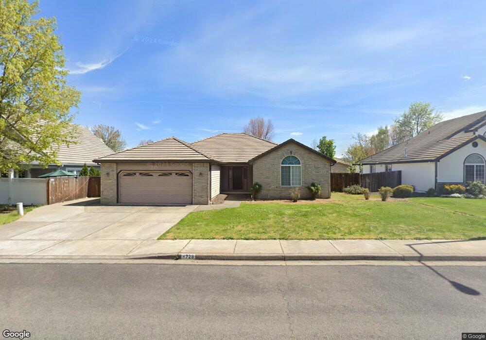 729 Lynn Ln, Central Point, OR 97502 - photo 1