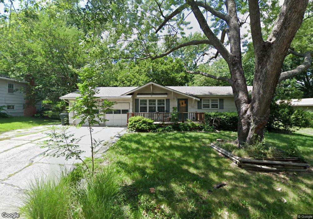 7306 Edgewood Blvd, Shawnee, KS 66203 - photo 1