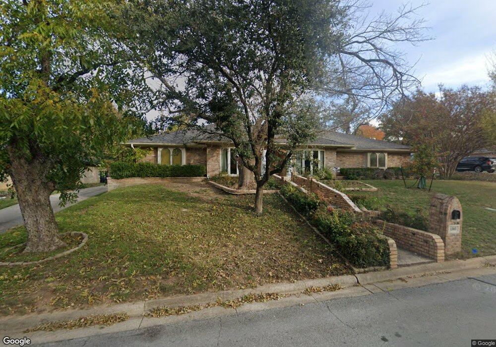 1303 Woodvine Dr, Euless, TX 76040 - photo 1