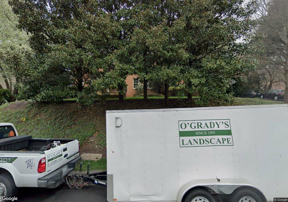 8015 Greenwich Woods Dr, McLean, VA 22102 - photo 1