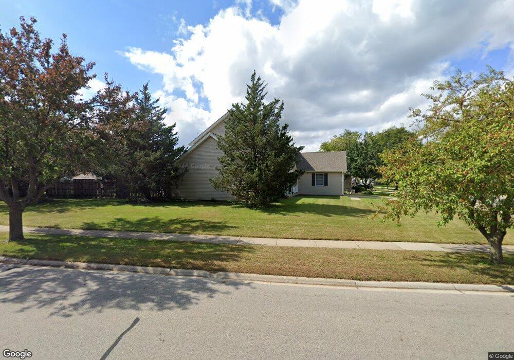 2141 Aspen Dr, Algonquin, IL 60102 - photo 1