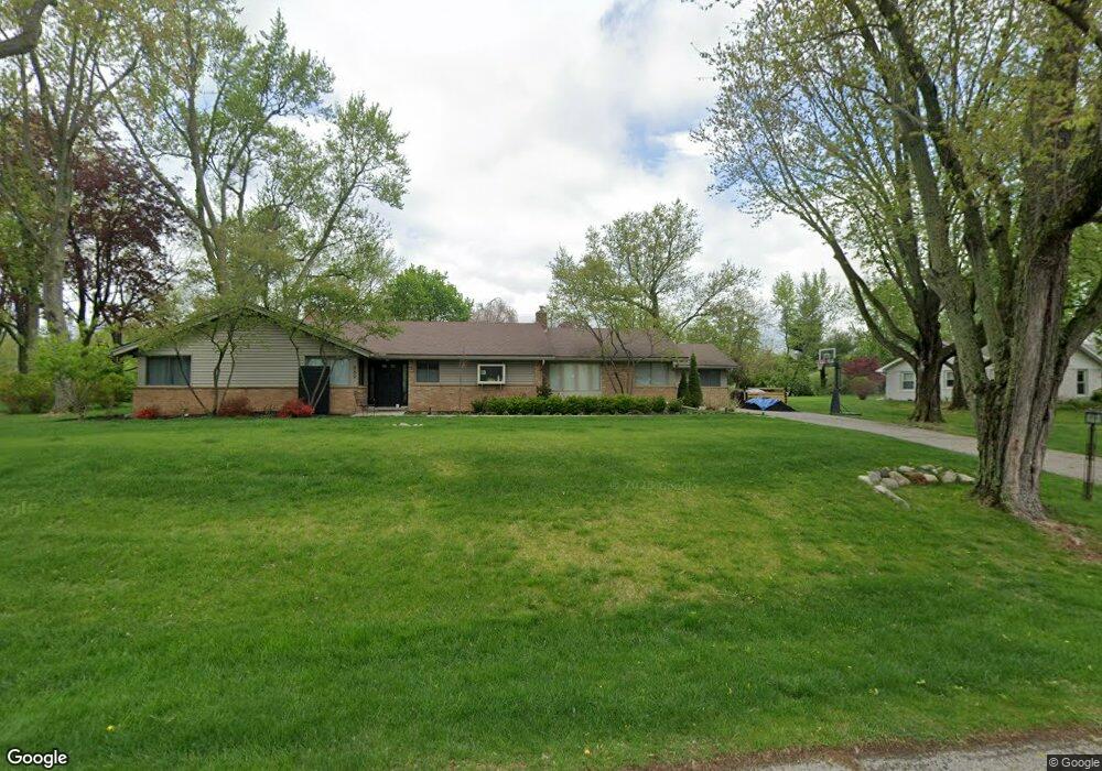 869 Fox Run, Bloomfield Hills, MI 48304 - photo 1