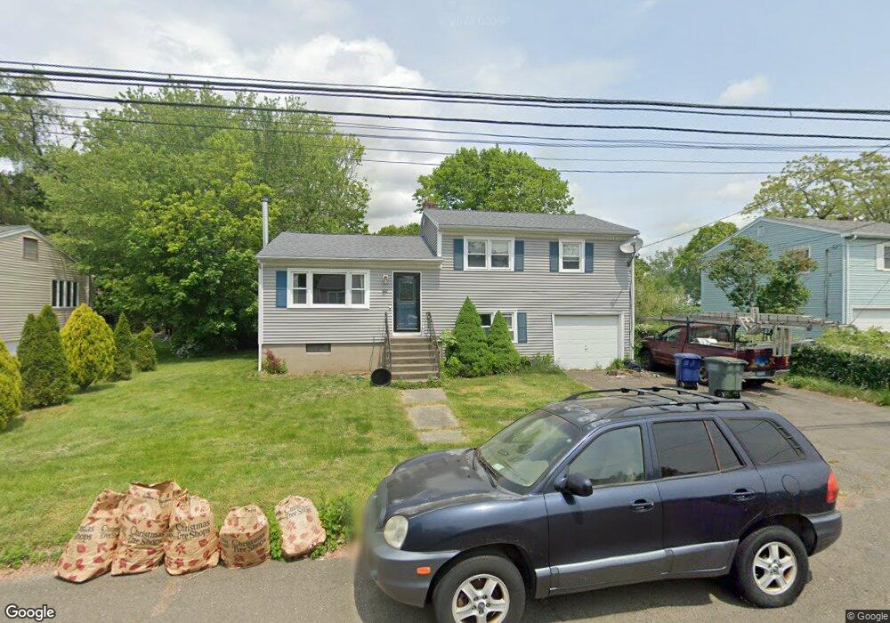 52 Ranch Dr, Bridgeport, CT 06606 - photo 1