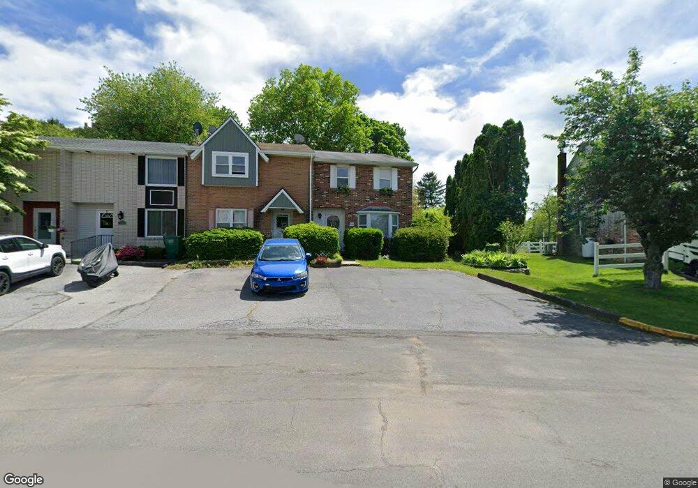 7670 Aster Cir, Macungie, PA 18062 - photo 1