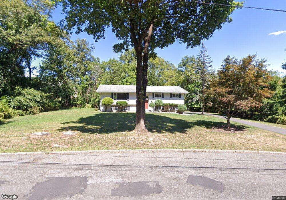 8 Wagon Wheel Dr, New City, NY 10956 - photo 1