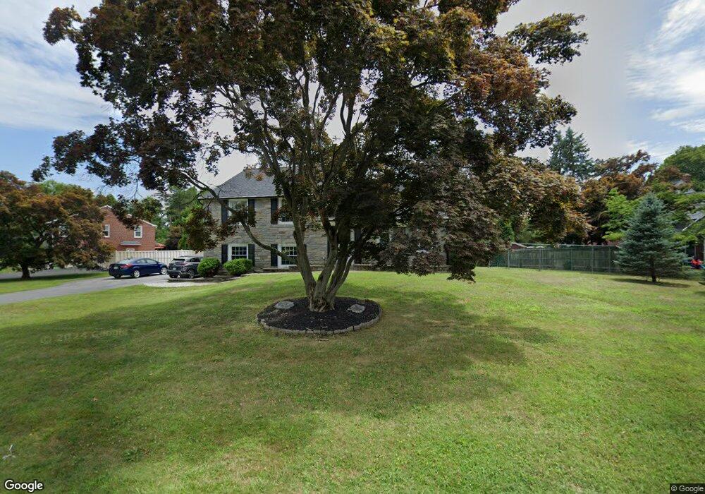 208 Stanford Dr, Wallingford, PA 19086 - photo 1