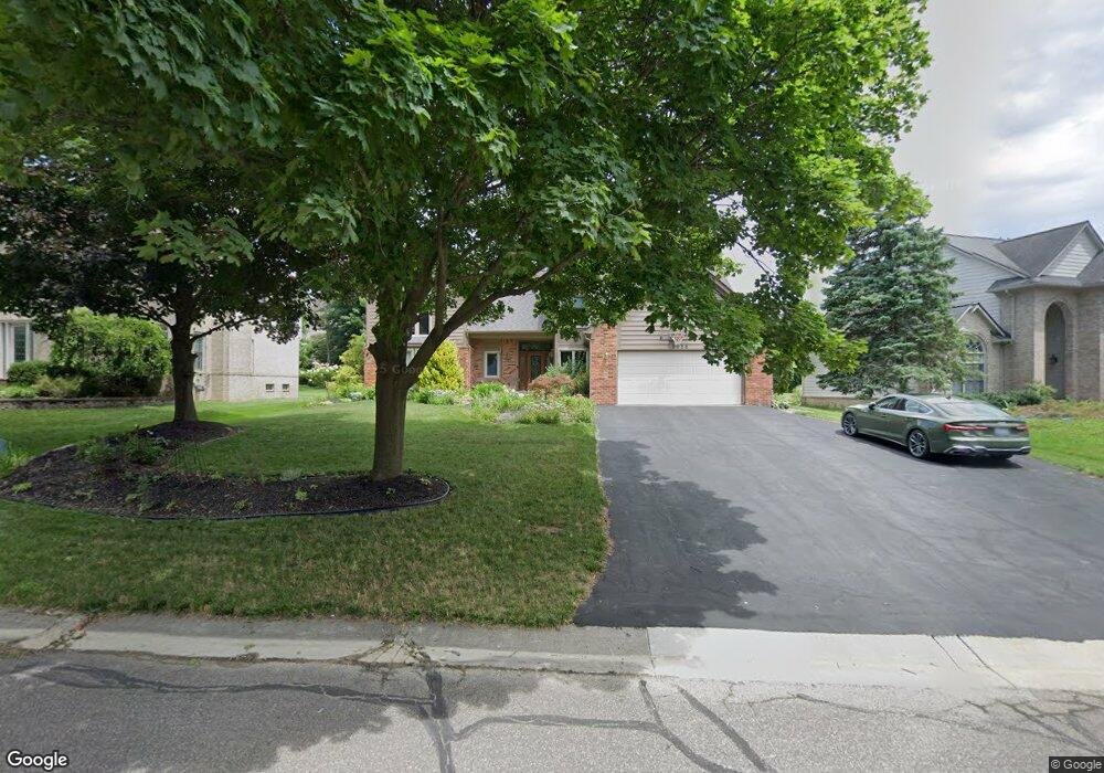 6058 Mission Dr, West Bloomfield, MI 48324 - photo 1