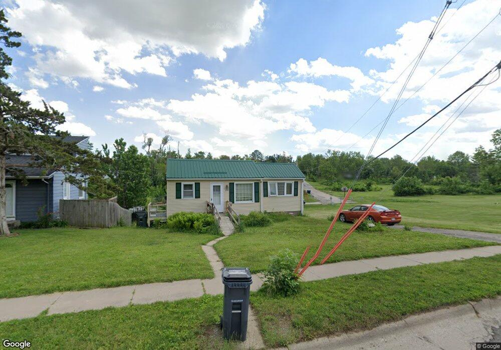 2465 1st Ave SW, Cedar Rapids, IA 52405 - photo 1