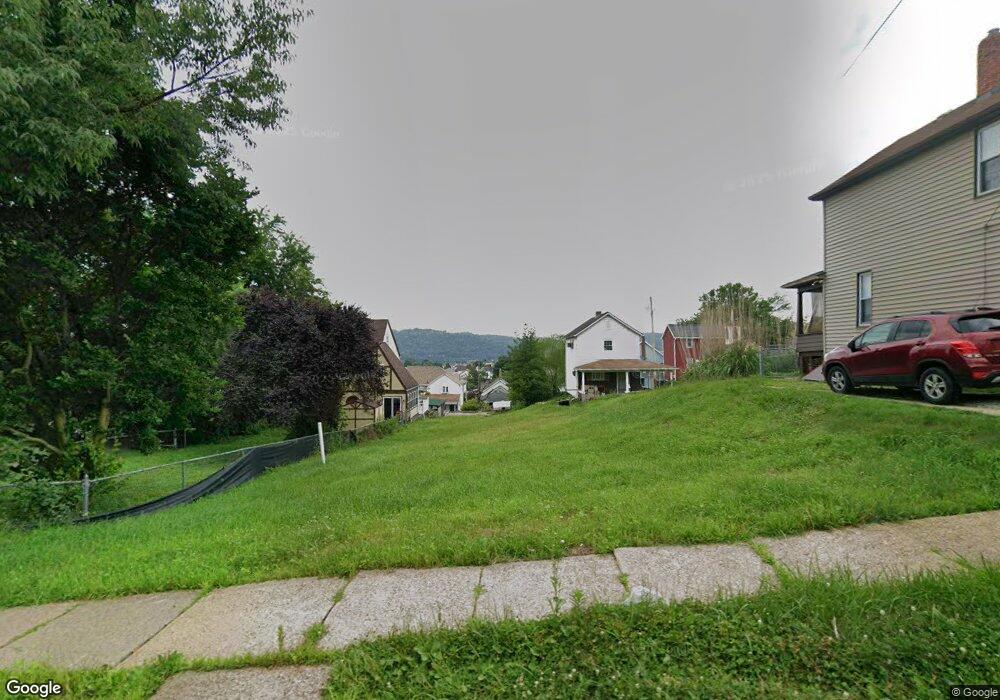 208 Lowell St, Vandergrift, PA 15690 - photo 1