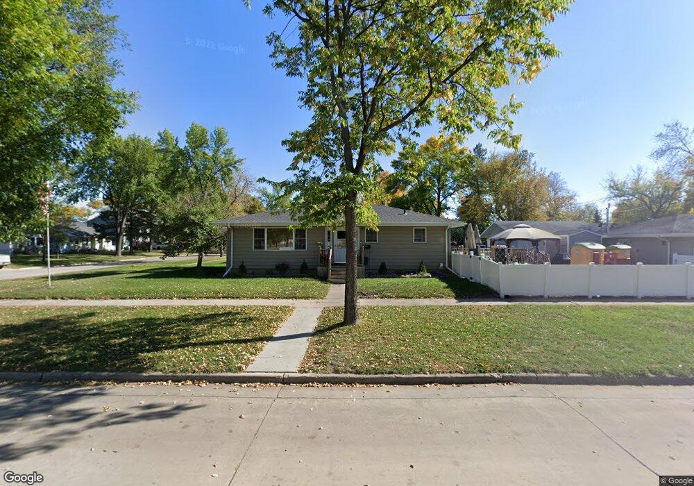 1005 S 15th St, Grand Forks, ND 58201 - photo 1