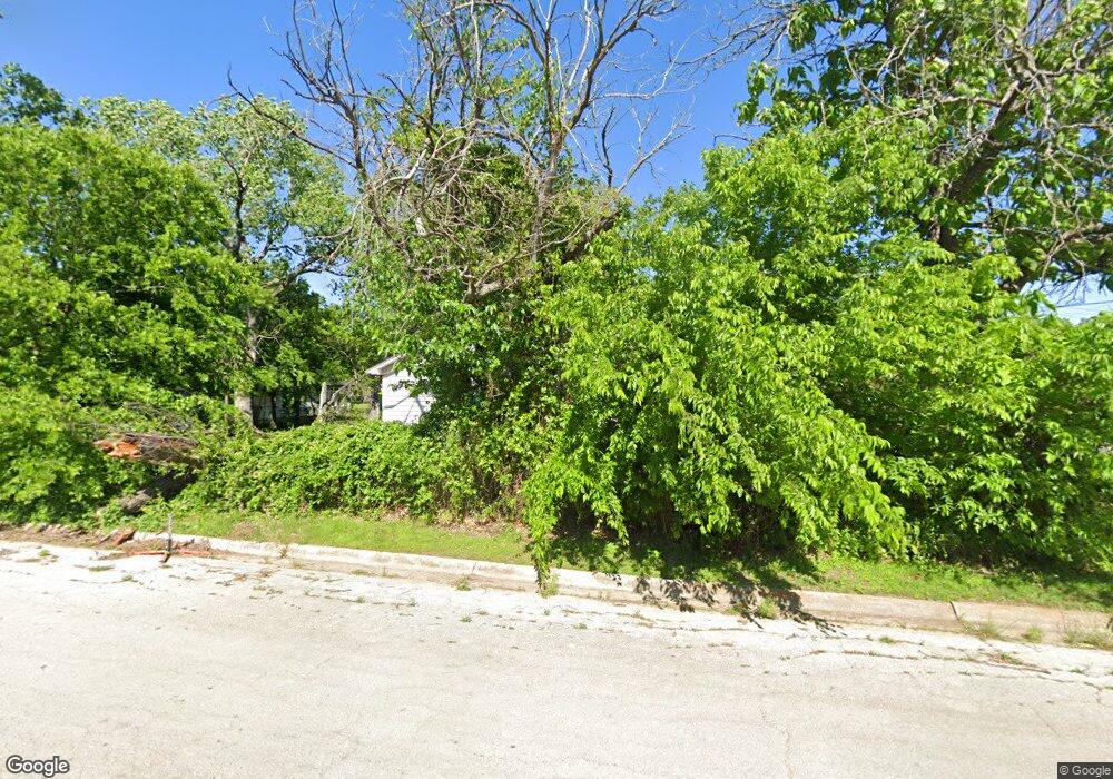 1601 Anthony St, Gainesville, TX 76240 - photo 1