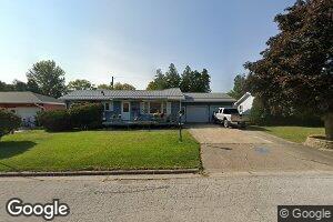 1126 Oakview Dr, Columbus Junction, IA 52738