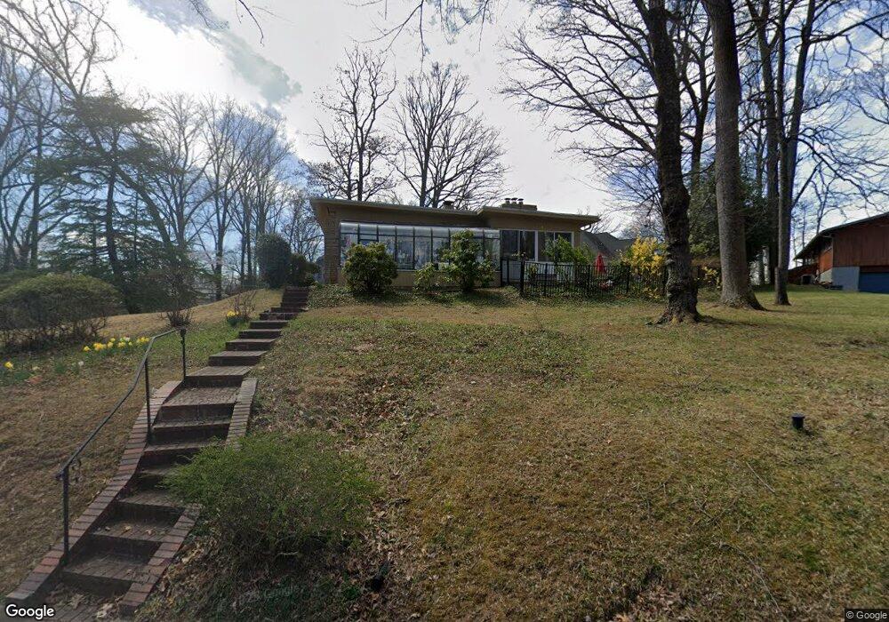 1614 Forest Ln, McLean, VA 22101 - photo 1