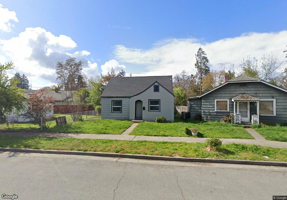 311 SW K St, Grants Pass, OR 97526 - photo 1