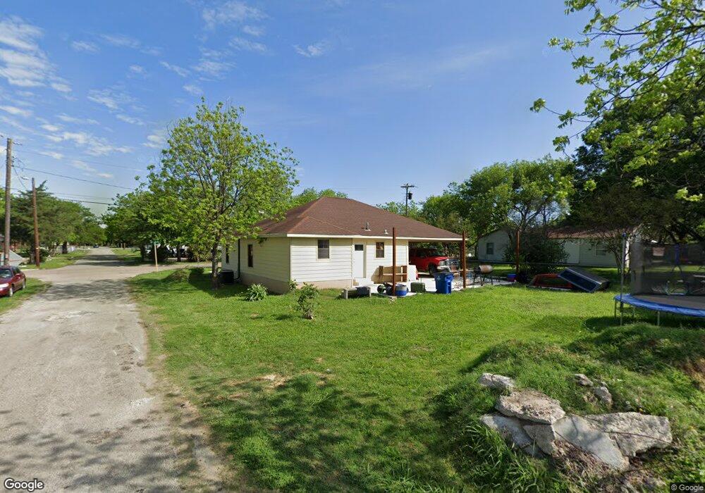 201 Avenue D, Ennis, TX 75119 - photo 1