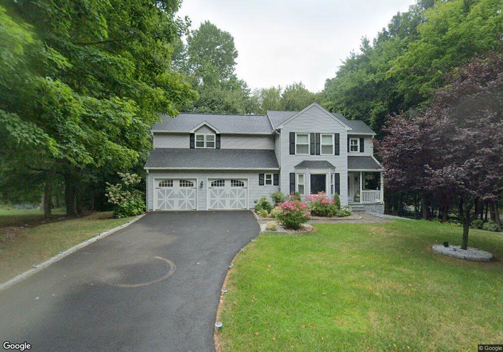 7 Spice Bush Ln, Bloomfield, CT 06002 - photo 1