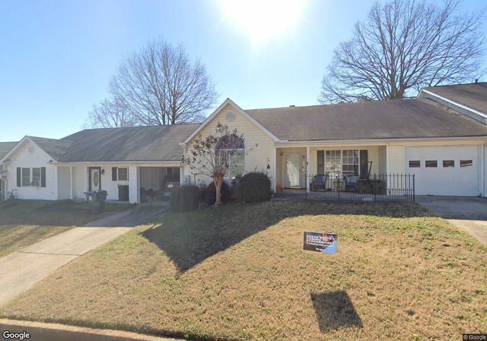 220 Oak Cir N unit 3, Stockbridge, GA 30281 - photo 1