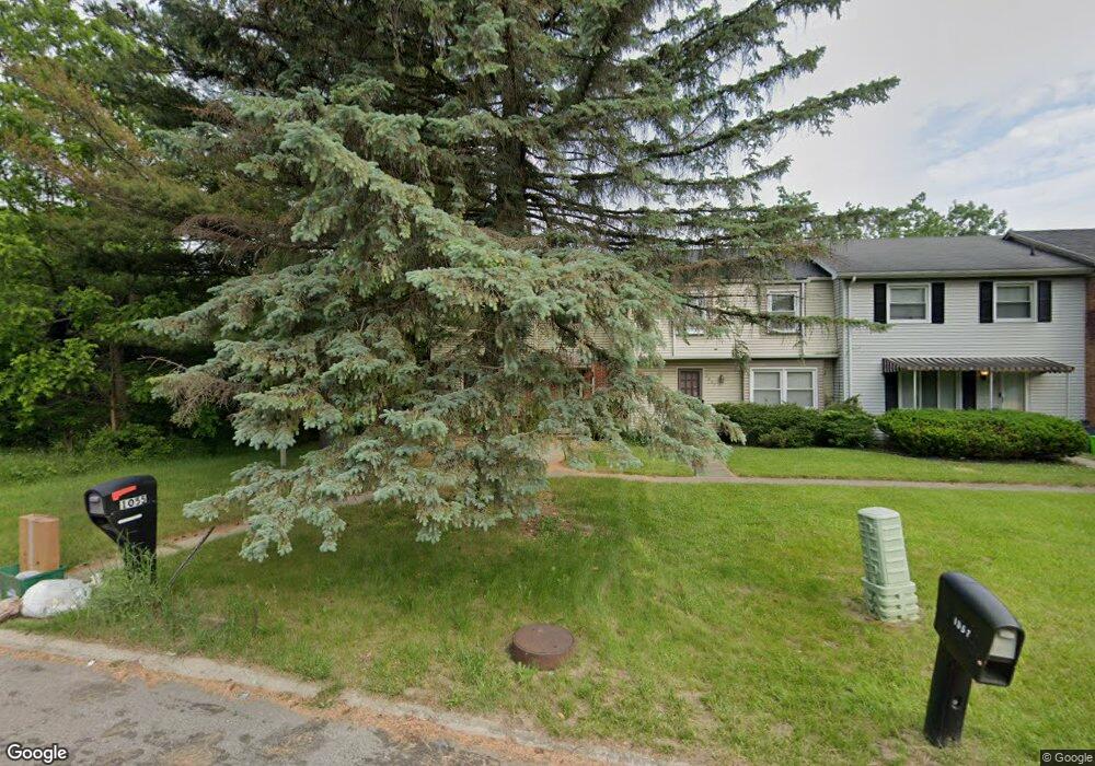 1055 River Forest Dr, Flint, MI 48532 - photo 1