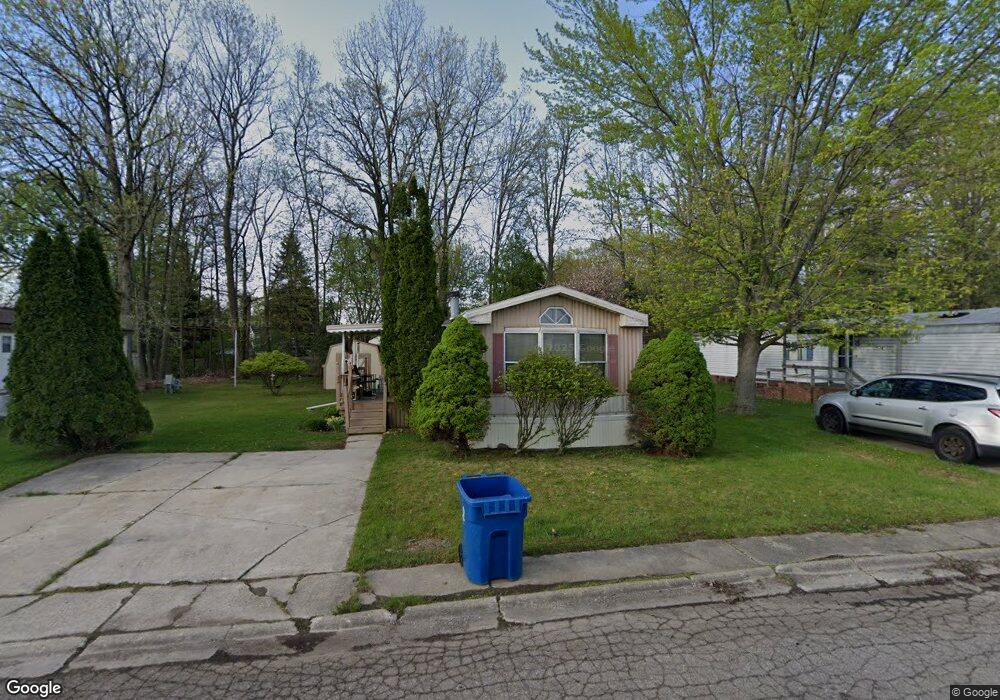 177 Rochford Square, Flint, MI 48507 - photo 1