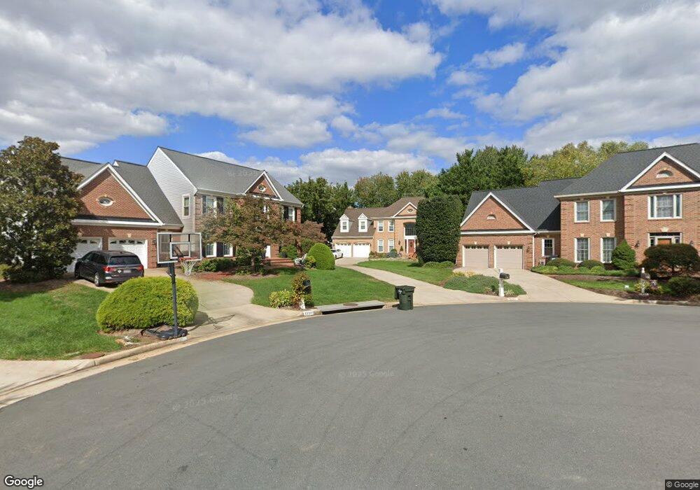 13301 Scotsmore Way, Herndon, VA 20171 - photo 1