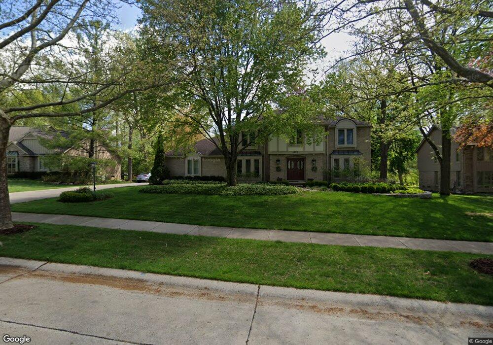 4882 Deepwood Dr, Troy, MI 48098 - photo 1