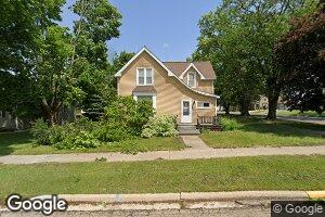 401 1st St NW, Wells, MN 56097