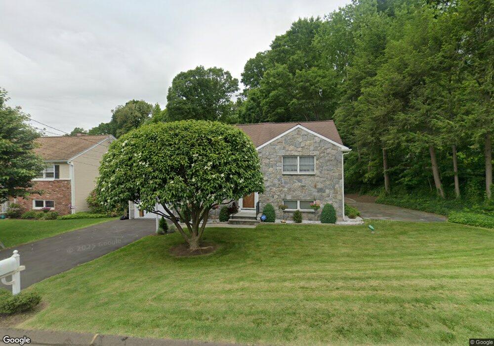 40 Halock Dr, Greenwich, CT 06831 - photo 1