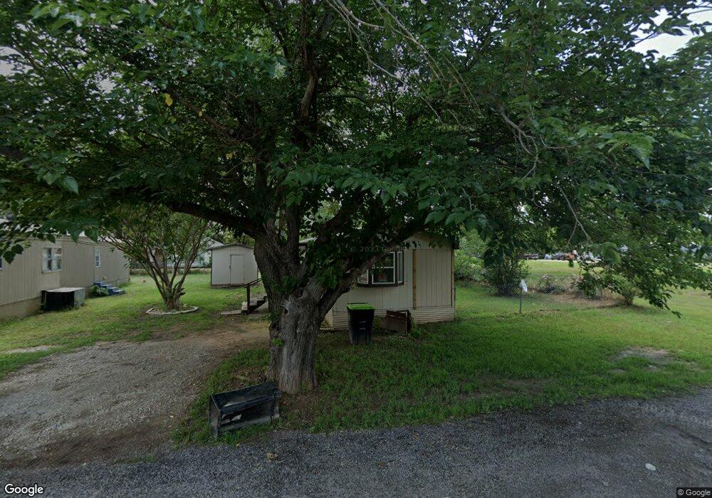 529 E Rock Island Ave, Boyd, TX 76023 - photo 1