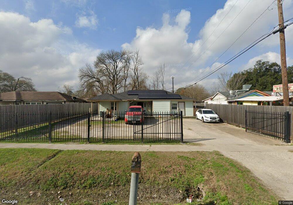 11105 Bentley St, Houston, TX 77093 - photo 1