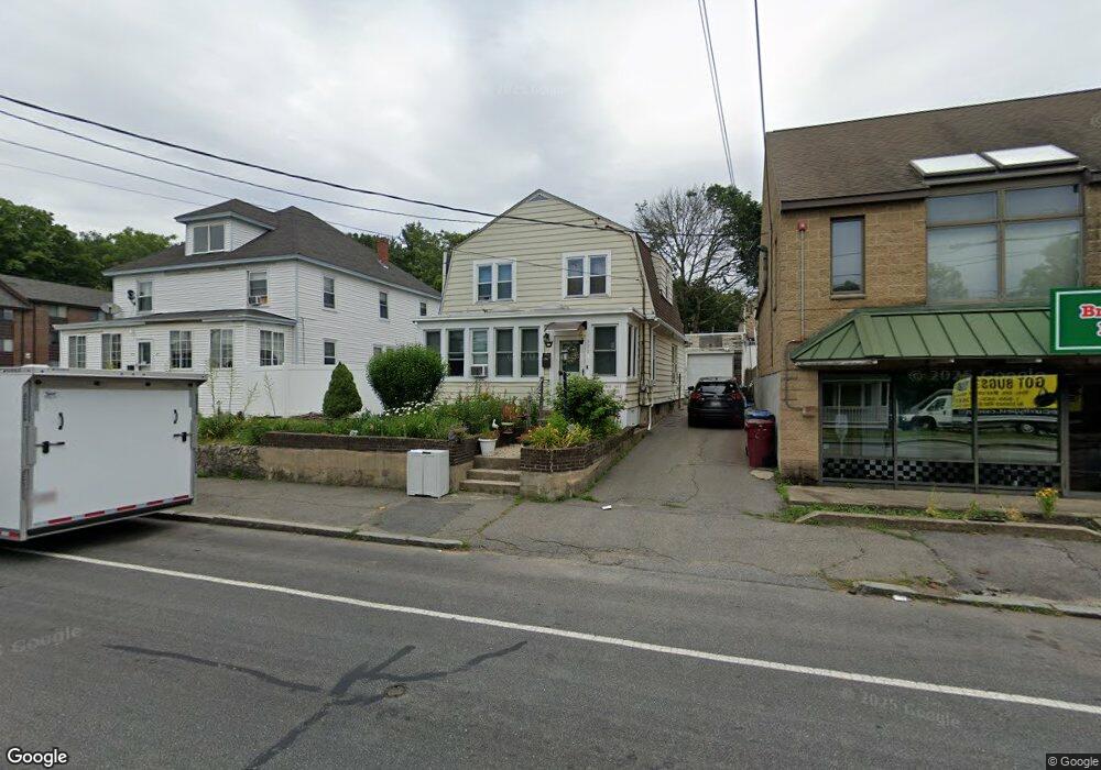 371 Mammoth Rd, Lowell, MA 01854 - photo 1