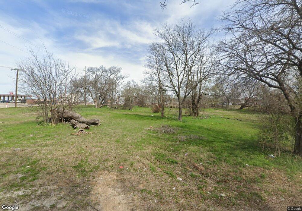 837 W Cloud St, Gainesville, TX 76240 - photo 1