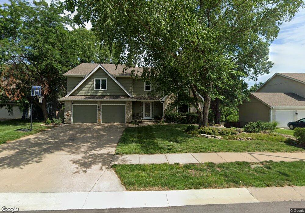 5711 Richards Cir, Shawnee, KS 66216 - photo 1