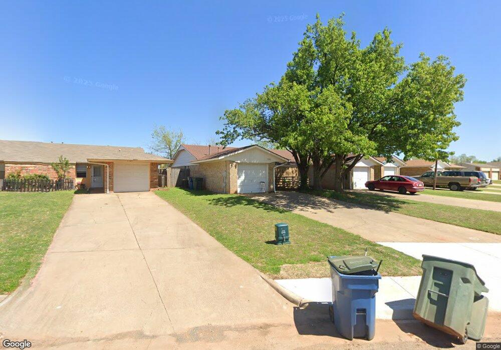 1101 Swan Lake Rd, Edmond, OK 73003 - photo 1