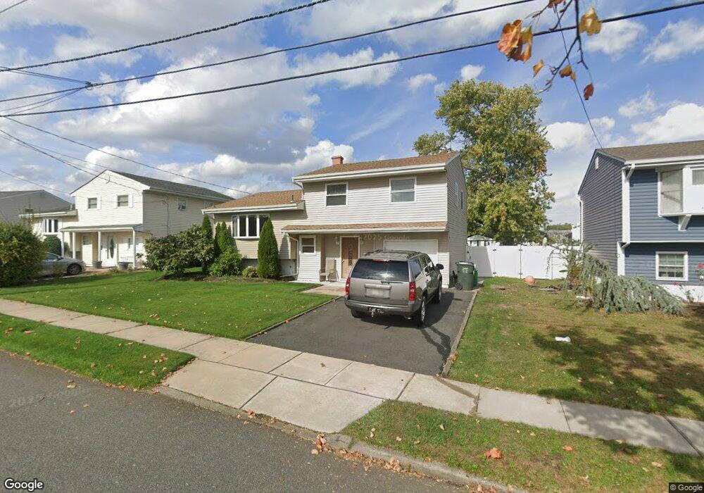 41 Bayberry Ct, Port Reading, NJ 07064 - photo 1