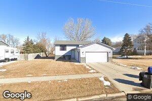 908 W 1st Ave, Lennox, SD 57039