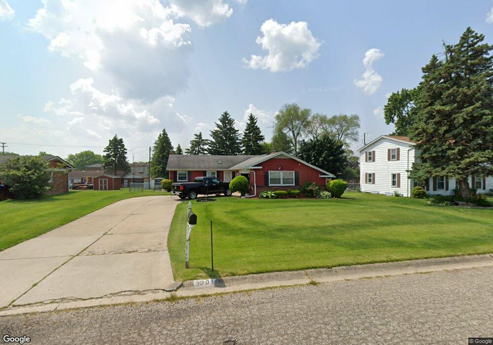 3301 Ridgecliffe Dr, Flint, MI 48532 - photo 1