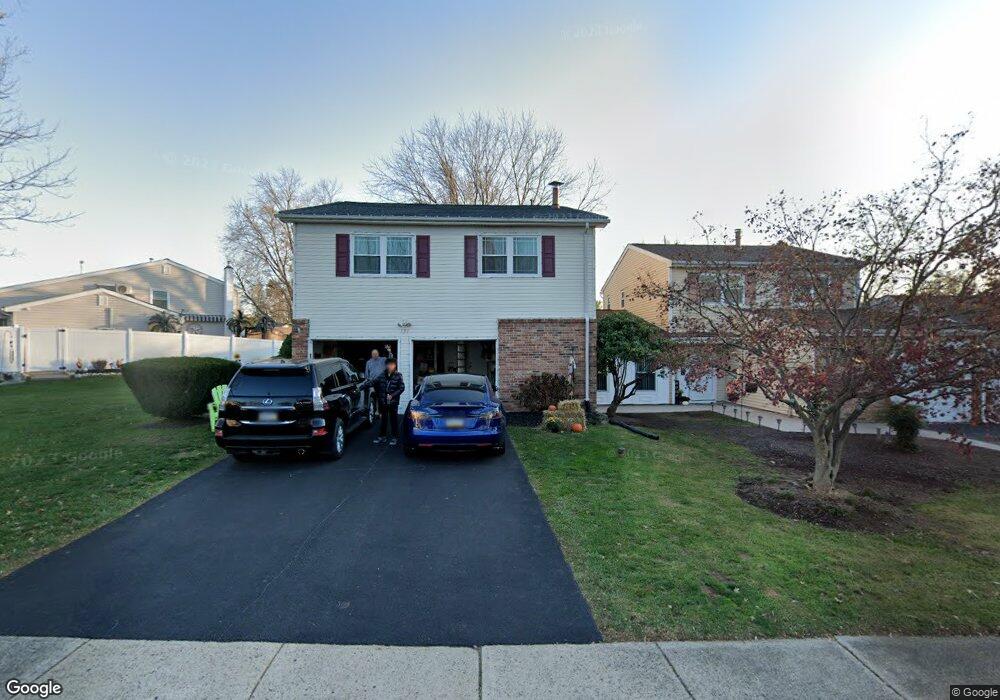 131 Chesapeake Dr, Newtown, PA 18940 - photo 1