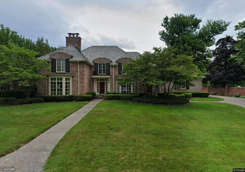 2 Higbie Ct, Grosse Pointe Farms, MI 48236 - photo 1