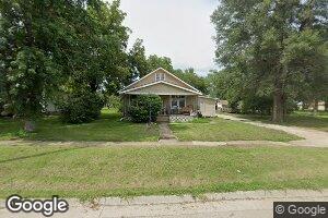 118 E 8th St, Onaga, KS 66521