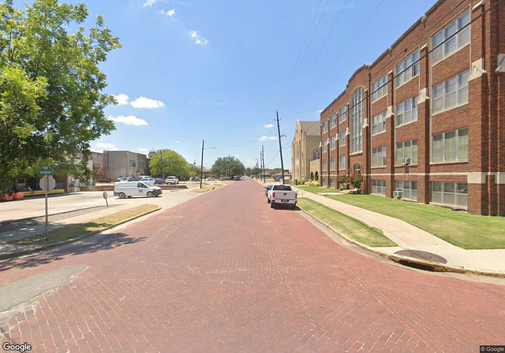 400 E Elm St, Gainesville, TX 76240 - photo 1