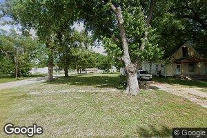 220 N 8th St, Wymore, NE 68466