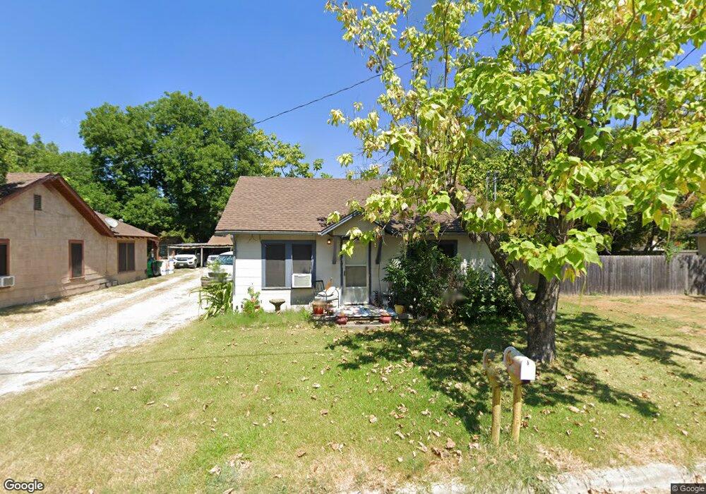 1102 S Morris St, Gainesville, TX 76240 - photo 1