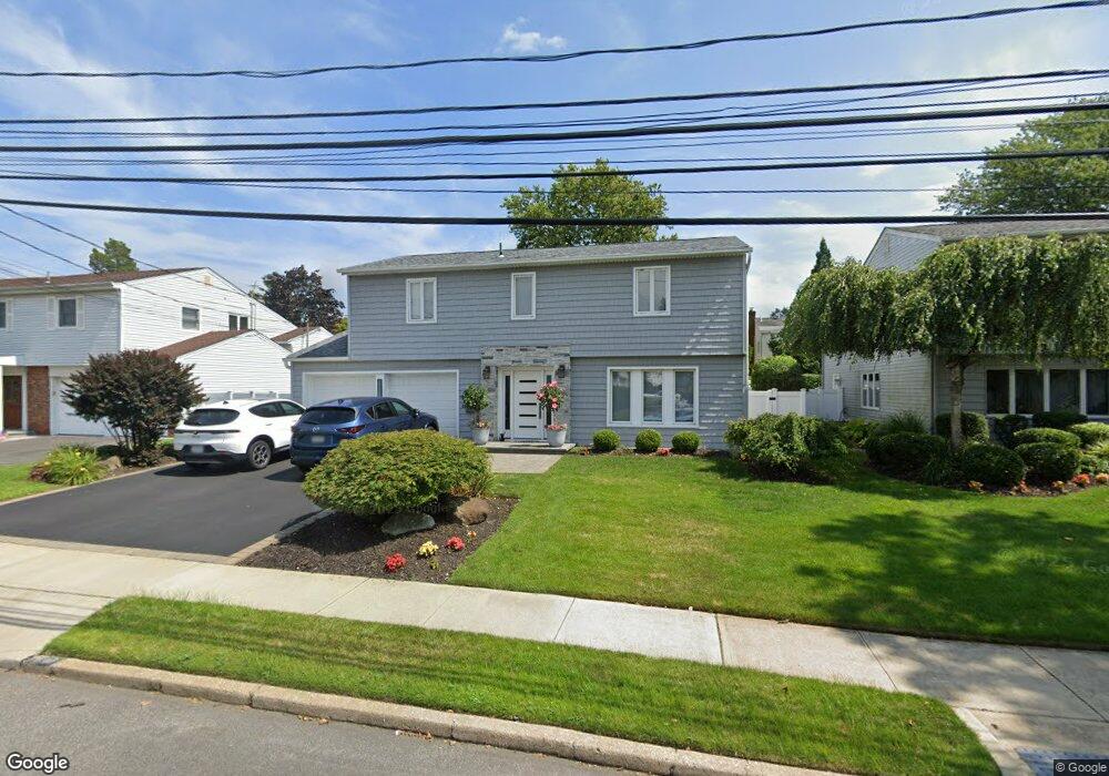 3027 Cheryl Rd, Merrick, NY 11566 - photo 1