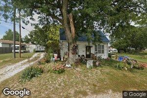 107 E 4th St, Hedrick, IA 52563