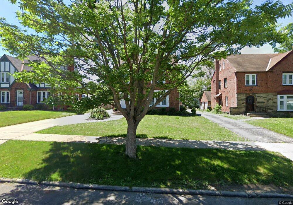 3494 Shannon Rd, Cleveland, OH 44118 - photo 1