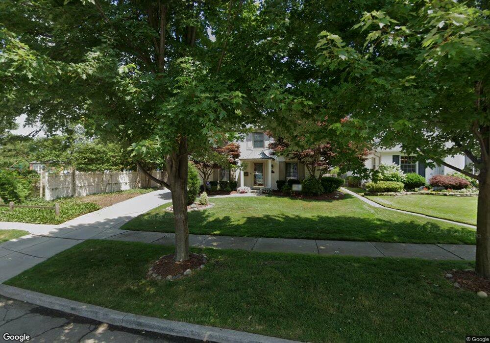 270 Vendome Ct, Grosse Pointe Farms, MI 48236 - photo 1